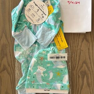 Little sleepies shark zippy